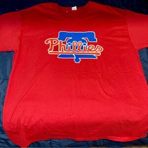Men’s Red Phillies Vneck T-Shirt XL